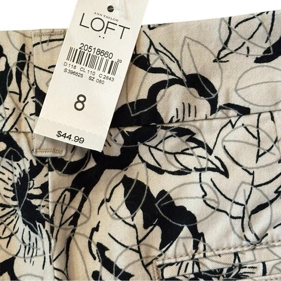 Ann Taylor Loft NWT Tropical Floral mid rise Tan Black  4” Short 45.00 Size 8 - Picture 2 of 3